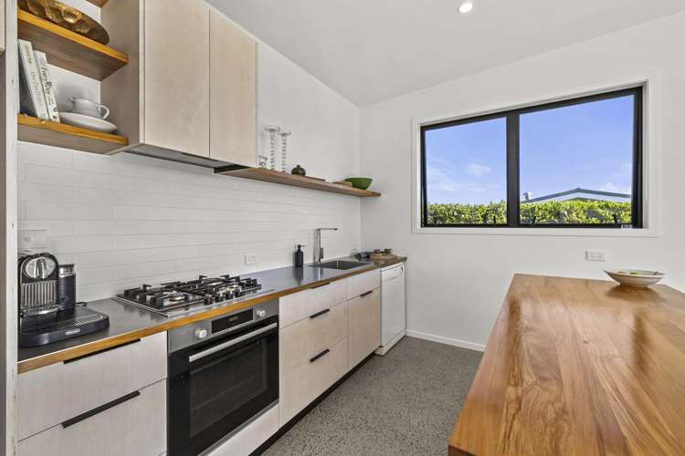 15 Rose Street Raglan_6