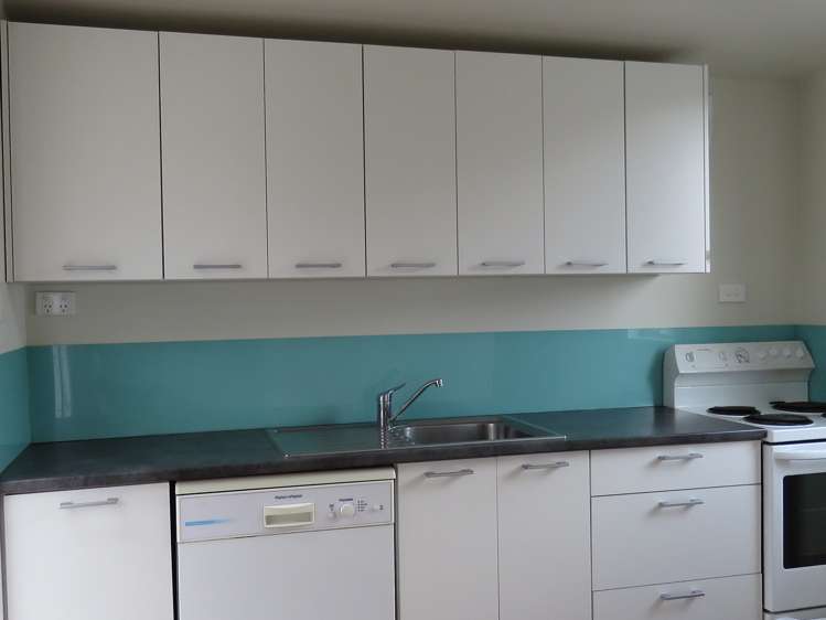 2/33 Radley Street Woolston_1