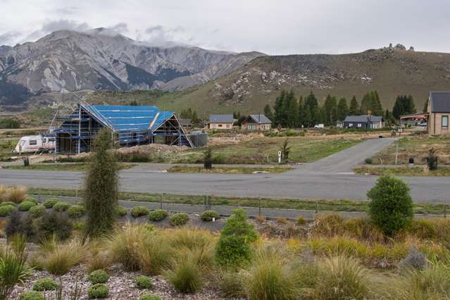 21 Luge Loop Castle Hill_1