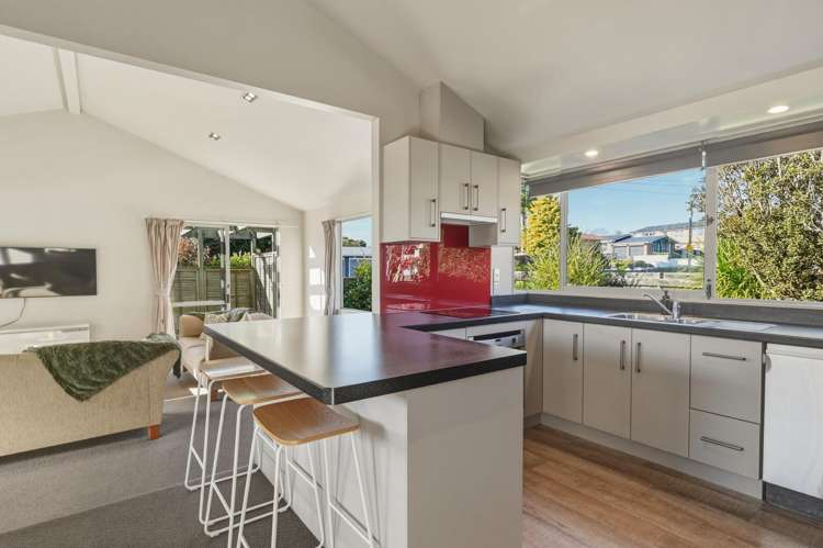 37 Basley Road Owhata_12