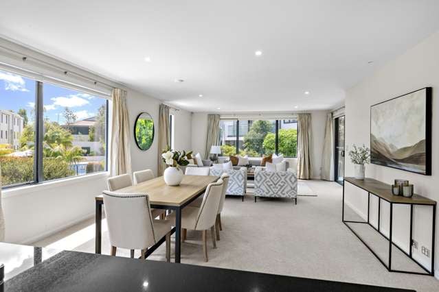 Spacious & Stylish In The Heart of Takapuna