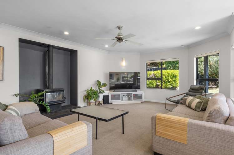 49 Olympus Way Richmond_10