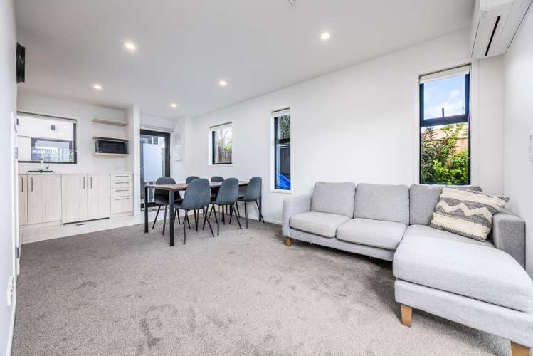 11/10 Fathom Place Te Atatu Peninsula_4