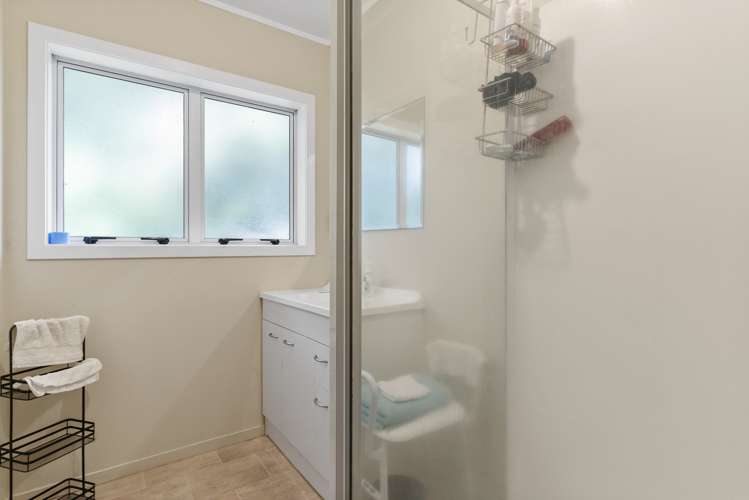 1/1 Snell Place Pakuranga_6