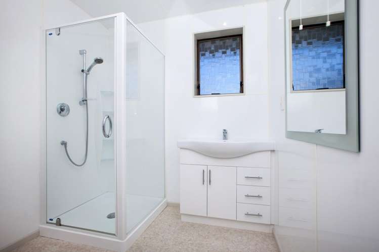 2/504 Devon Street East Strandon_5