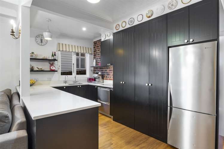 6 Hayr Road Three Kings_1