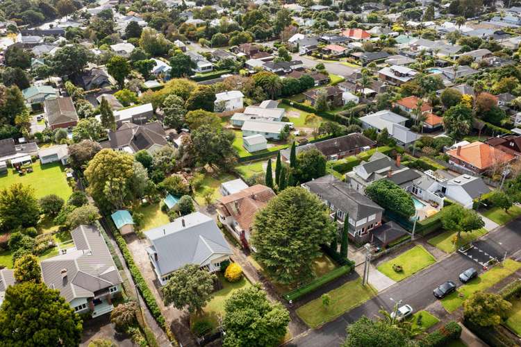 54 Lloyd Avenue Mount Albert_35