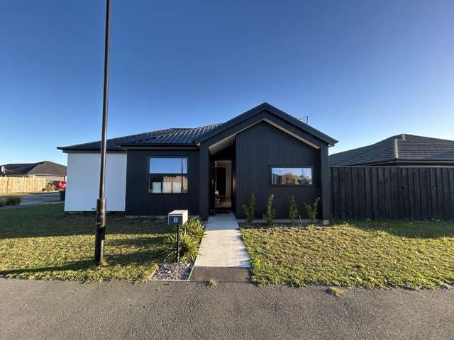 88 Avanda Avenue 11103_1