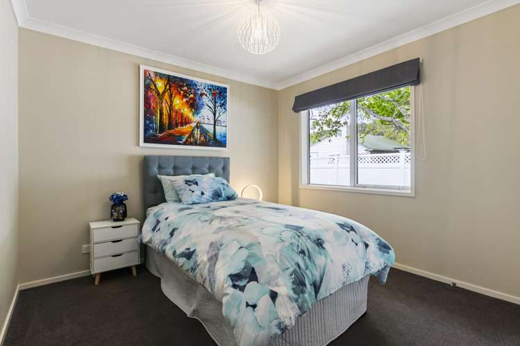 2 Crabb Fields Lane Riverhead_13