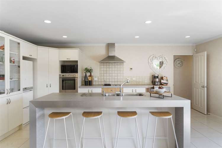 10 William Woods Court Flat Bush_10