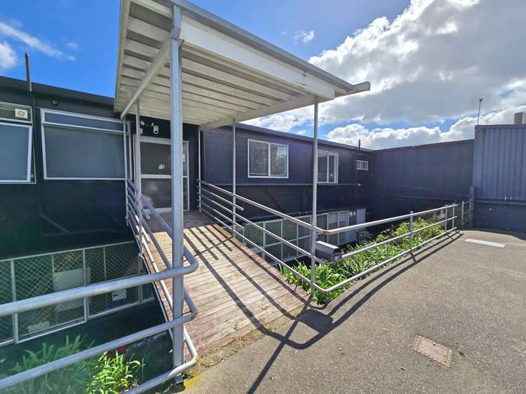 2/12 Collins Street_0