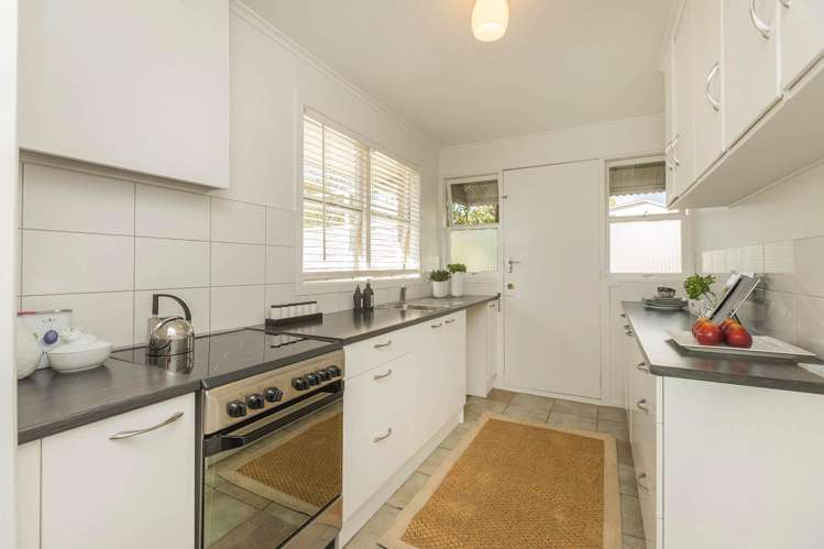 1/1 Harvey Place St Heliers_4