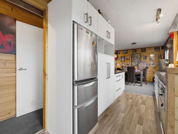 15B Ngahu Street Fairy Springs_5
