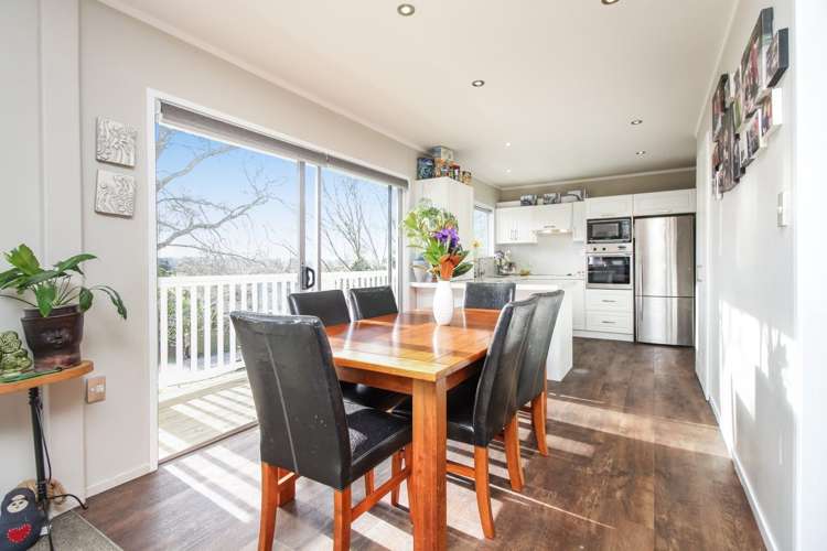 8 Seakens Way Glen Eden_5