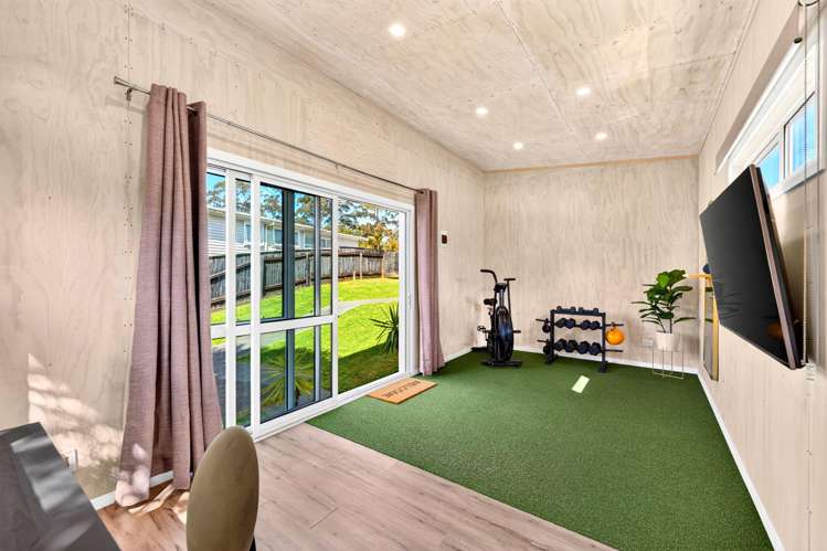 77 Vodanovich Road Te Atatu South_16