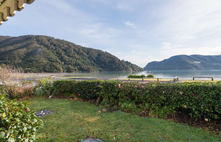 14 Esplanade Okiwi Bay_0