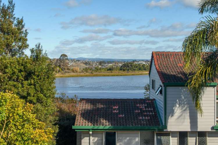 4 Sunny Bay Road Matua_20