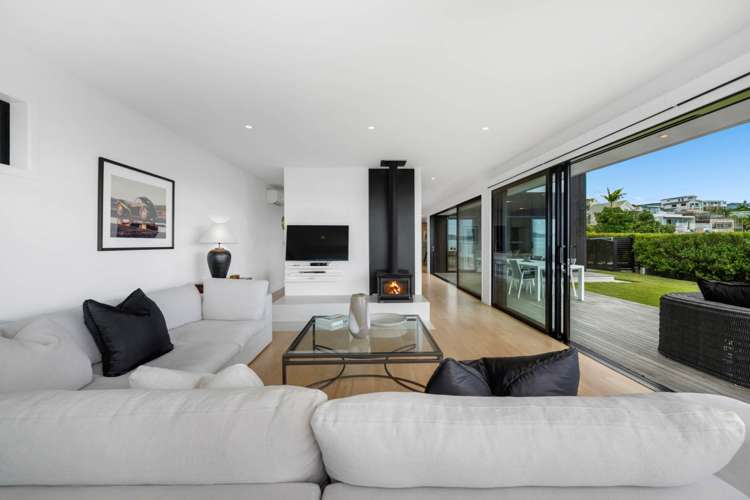 34 Carlton Crescent Maraetai_10