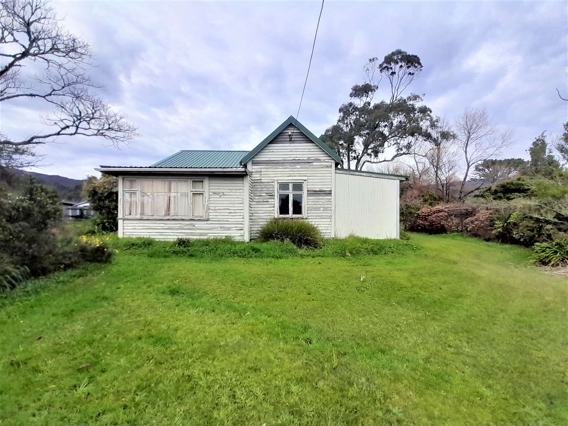 32 McGill Street Waimangaroa_0