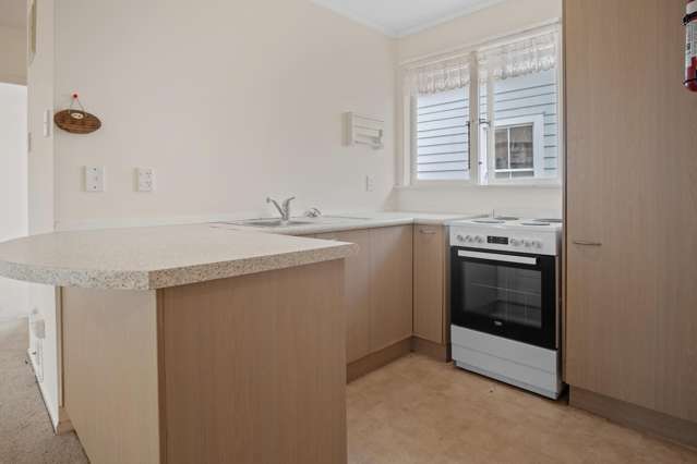 B/71 Commercial Road Helensville_1