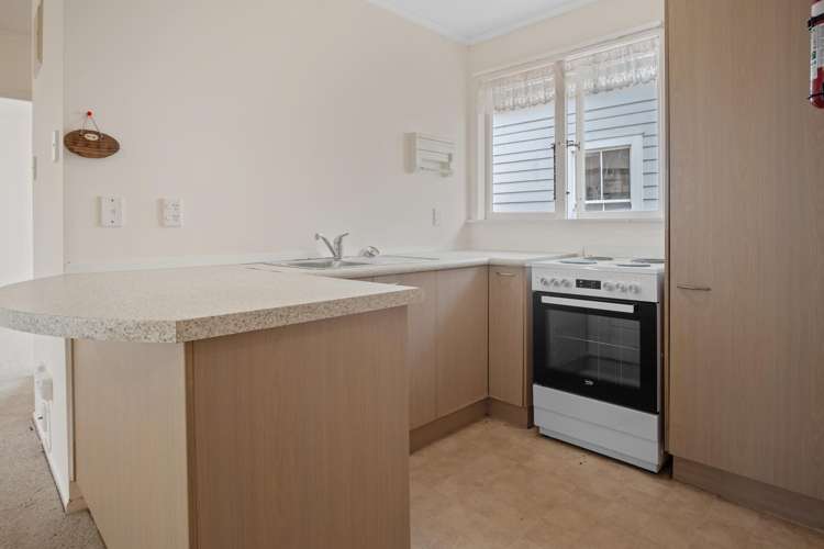 B/71 Commercial Road Helensville_1