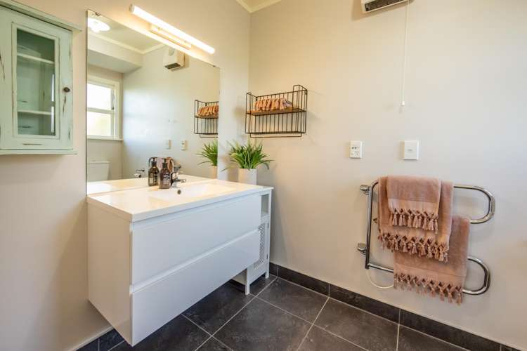 36 Durie Road Aorangi_12