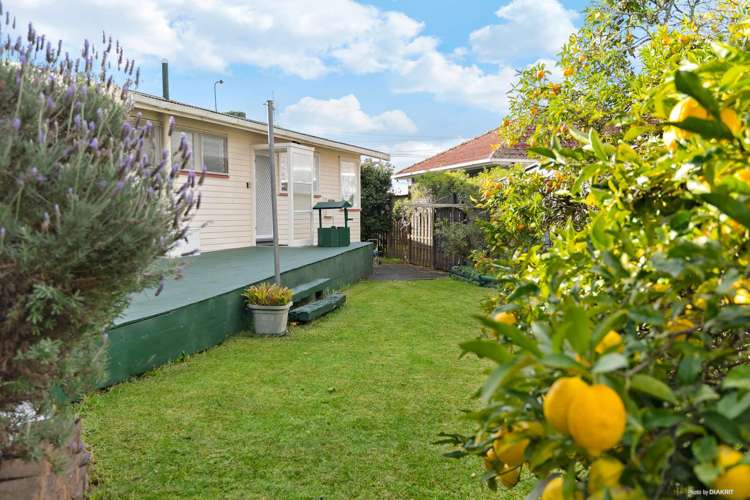 7 Waipani Road Te Atatu Peninsula_8