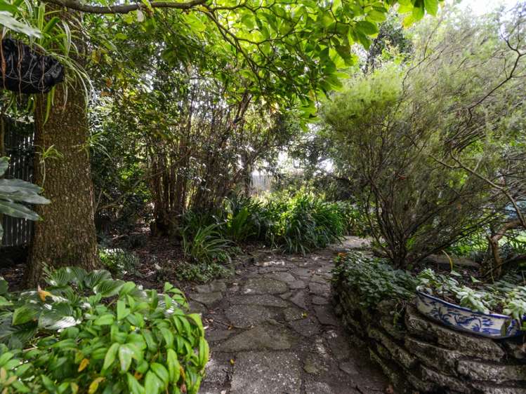 816 Lawrence Street Akina_10