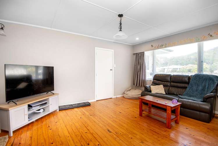 28 Wetherby Grove Wainuiomata_7