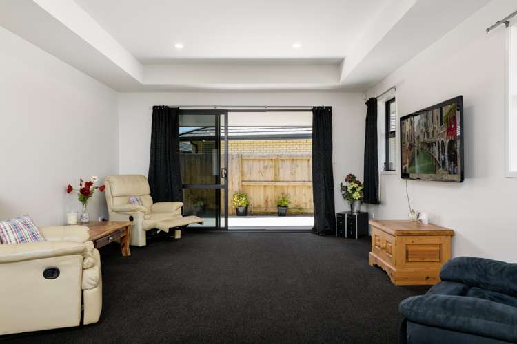 9 Kahuparere Crescent Pyes Pa_7