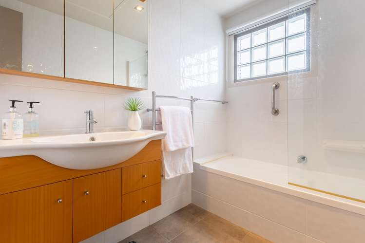 16/4 Seaview Road Paraparaumu Beach_21