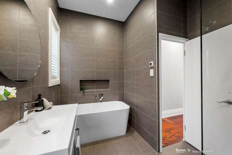 24 Wha Street Lyall Bay_10