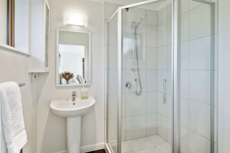 7 Milkers Gate Parklands_14