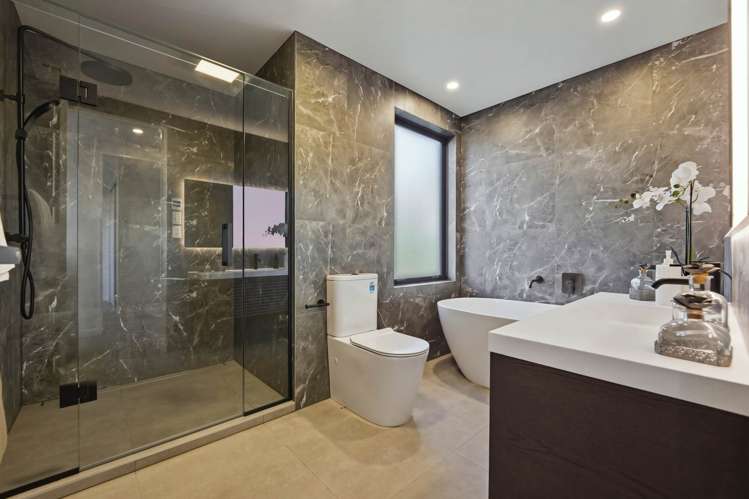 13 Awa Crescent St Johns_22
