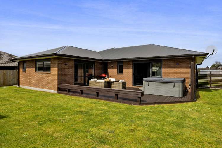 6 Montague Grove Stratford_22