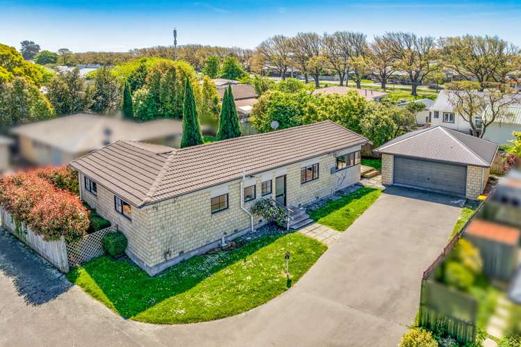 3 Ferndown Lane Bromley_13