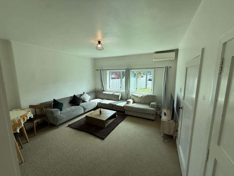 79 Hall Crescent Epuni_4