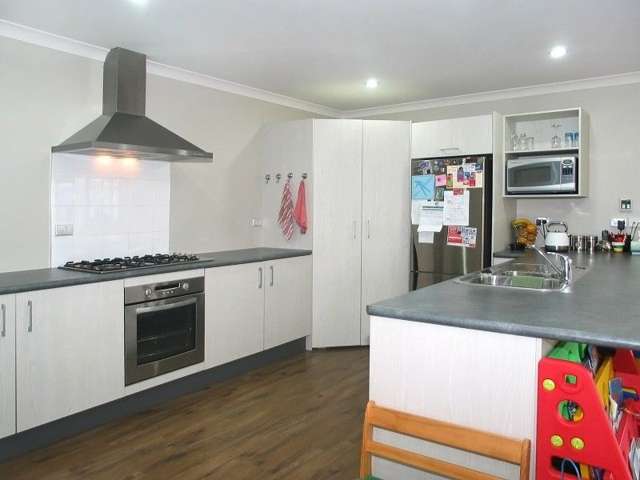 60 Te Puia Drive Aotea_1