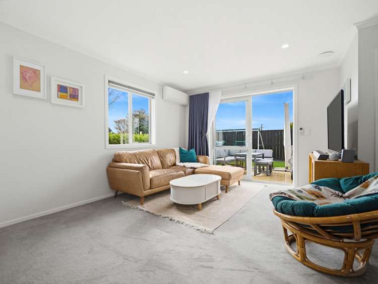 1/39 Saxbys Road Glenview_5