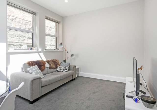 8/30 Dowling Street Dunedin Central_4