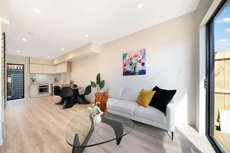 4/2A Mantra Road Massey_3