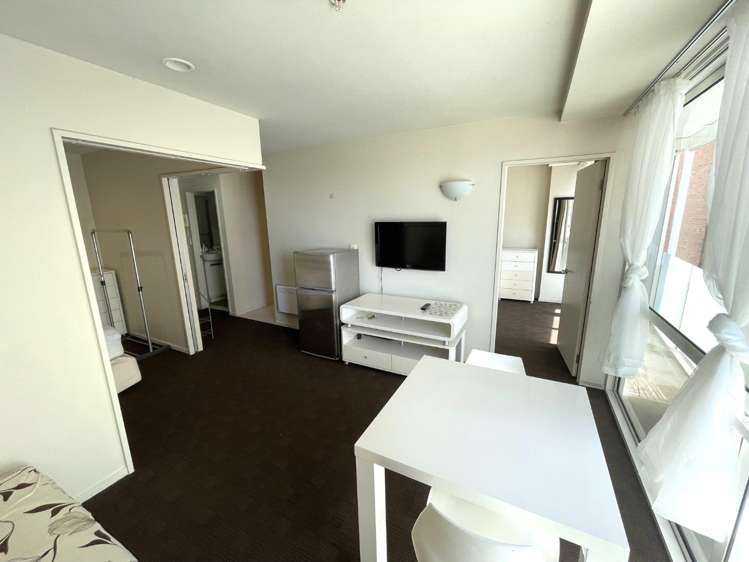 1005/10 Waterloo Quadrant City Centre_2