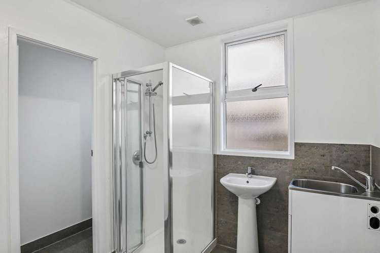 1/31 Fourth Avenue Kingsland_2