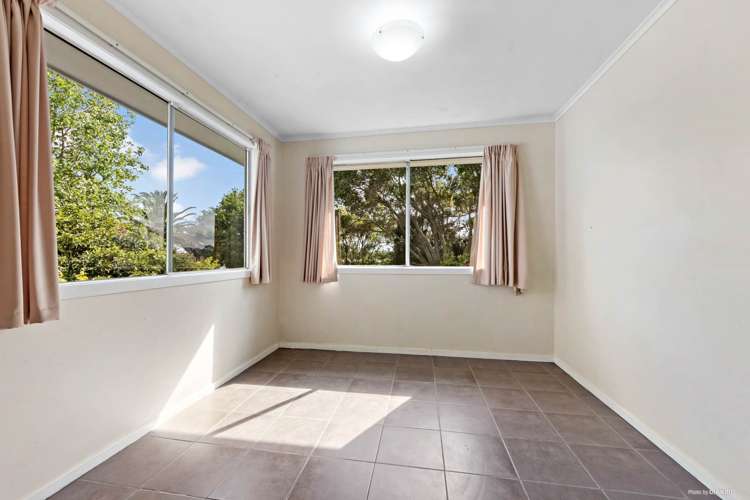 72 Cobham Crescent Kelston_15