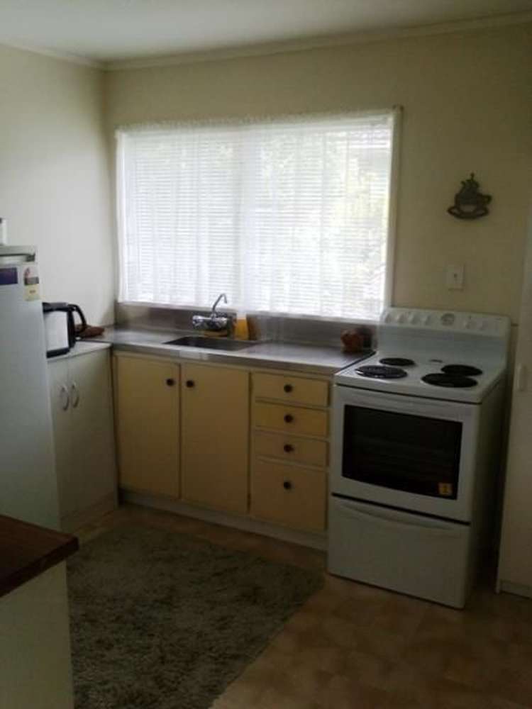 1/247 Wairau Road Totara Vale_4