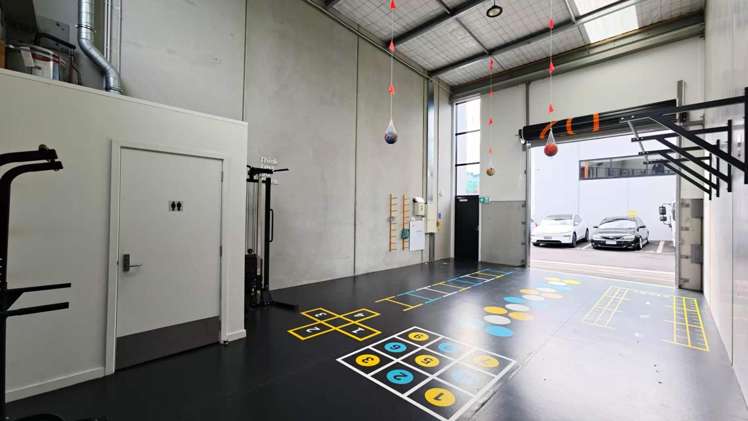 2/74 Westpoint Drive Hobsonville_3