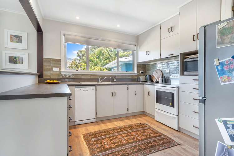 8 Lemari Avenue Stoke_13