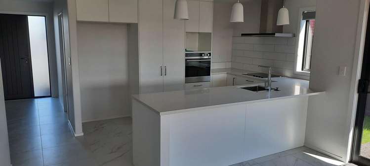 33 Trewern Avenue Chartwell_5