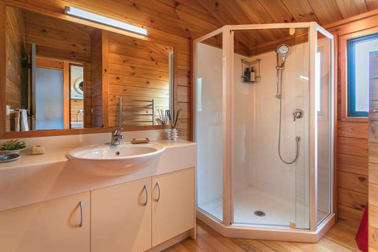 2 Emmerdale Drive Hahei_12