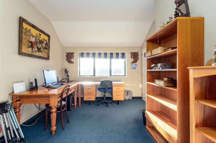 179 Pages Road Marchwiel_13